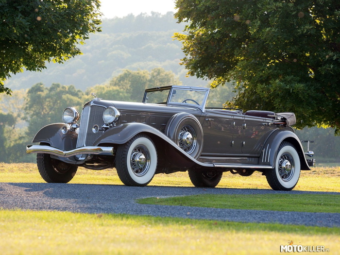 1933 Chrysler Custom Imperial Dual Cowl Phaeton –  