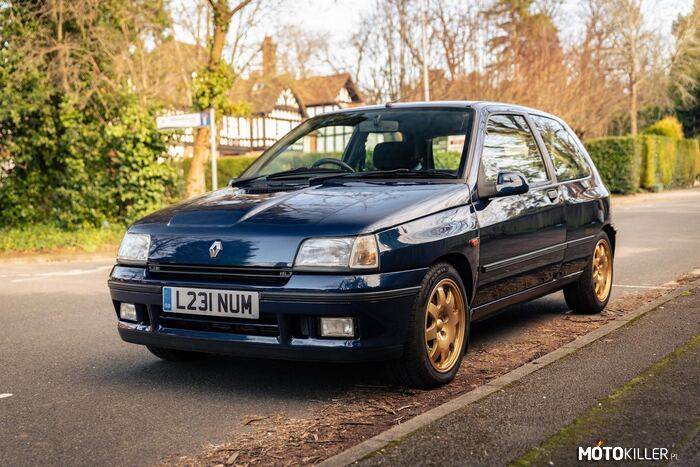 Renault Clio Williams – Samochód osobowy klasy aut miejskich produkowany przez francuską marką Renault od 1990 roku. W 2019 roku rozpoczęła się produkcja najnowszej - piątej generacji Clio. Samochód został po raz pierwszy oficjalnie zaprezentowany w 1990 roku jako następca Renault 5. Nazwa wywodzi się od Klio, czyli imienia muzy historii w mitologii greckiej. Samochód został nagrodzony tytułem &quot;Samochód roku 1991&quot;. W początkowej fazie produkcji oferowany był z benzynowymi silnikami o pojemnościach 1,1 l, 1,2 l, 1,4 l oraz oraz wysokoprężnym silnikiem o pojemności 1,9 l. Z czasem gamę jednostek napędowych uzupełniły silniki o pojemności 1,8 l oraz stosowane w usportowionych wersjach jednostki szesnastozaworowe. Jednym z szesnastozaworowych silników było dwulitrowe F7R użyte w limitowanej sportowej wersji Clio Williams. Silnik ten generował moc maksymalną 150 KM i moment obrotowy 175 Nm, co pozwalało na osiągnięcie prędkości maksymalnej 230 km/h. 
