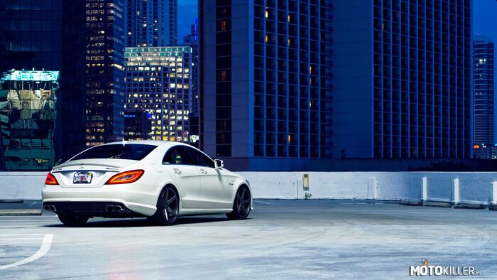 Mercedes-Benz CLS63 AMG –  