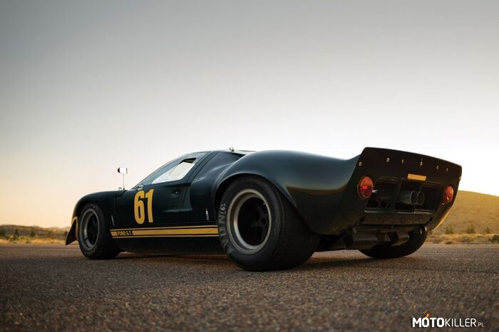 1966 Ford GT40 Le Mans –  