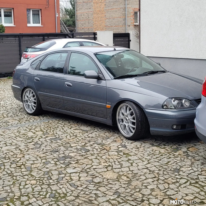 Toyota avensis t22 –  