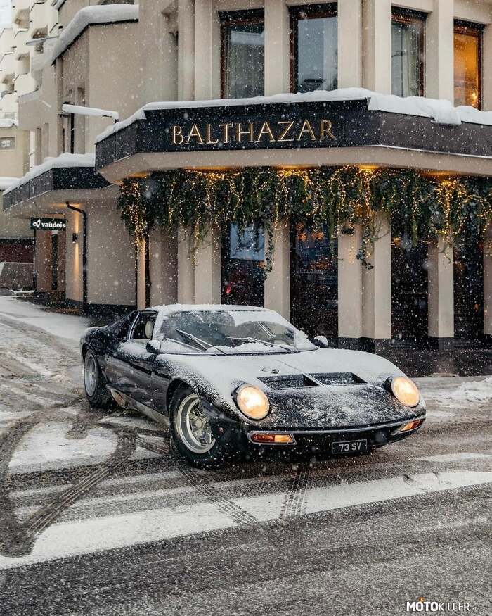 Lamborghini Miura SV –  