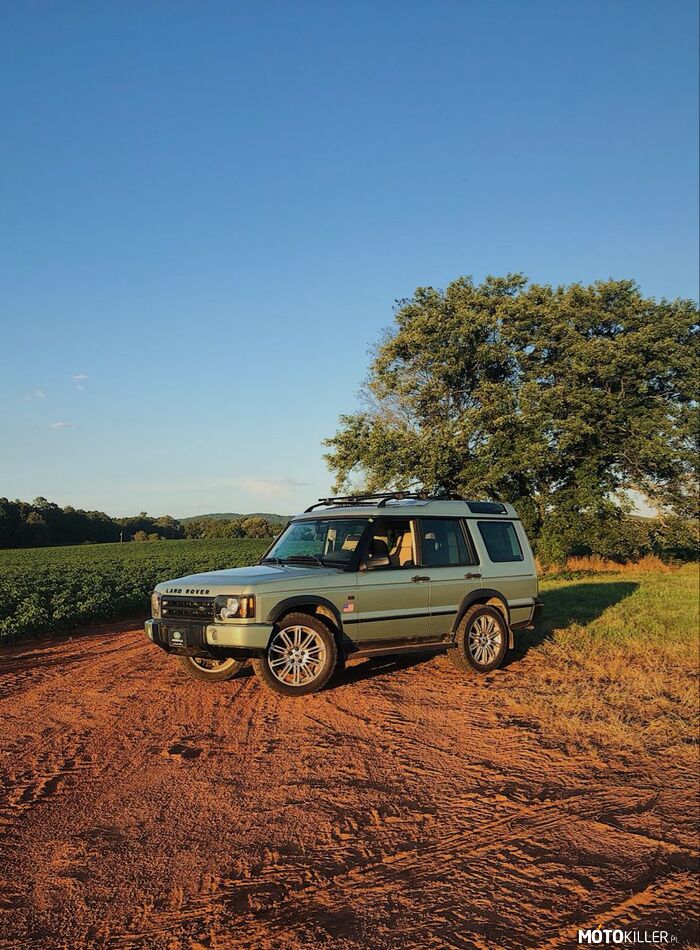 Land Rover Discovery II –  