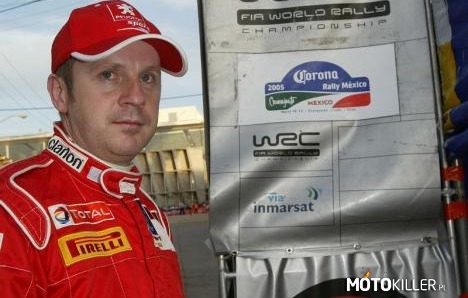 Michael &quot;Beef&quot; Park – Michael Park urodził się 22 czerwca 1966 roku, a zmarł 18 września 2005 roku. Był pilotem rajdowym, karierę rozpoczął w 1994 roku. Najbardziej zasłynął jako pilot estończyka Markko Martina: u jego boku pojawił się w 2000 roku i został nim aż do śmierci. Jeździł z nim w zespole Subaru, Forda, a w 2005 roku przesiadł się z nim do Peugeota 307 WRC. Odniósł z Markko 5 zwycięstw. Park zginął 18 września, podczas rajdu Wielkiej Brytanii na 15 odcinku specjalnym. Auto prowadzone przez Martina wypadło z drogi i z dużą siłą uderzyło w drzewo od strony pasażera. Kierowcy nic się nie stało, lecz uderzenie było tak mocne, że brytyjczyk poniósł śmierć na miejscu. Znany jako &quot;Beef&quot; Michael Park pozostawił żonę i dwoje dzieci. Zginął w wieku 39 lat.
W miejscu tragedii na feralnym drzewie znajduje się tabliczka z napisem &quot;In loving memory of Michael &quot;Beef&quot; Park&quot;. W 2006 roku wzniesiono w Tallinnie pomnik upamiętniający Michaela Parka, zaprojektowany przez estońskiego rzeźbiarza Mati Karmina. Markko Martin bardzo się pogrążył w tragedii i tuż po rajdzie (odwołane 2 ostatnie odcinki) ogłosił, że kończy karierę sportową w WRC. Niedługo będzie 6 rocznica śmierci Parka- uczcijmy jego duszę minutą ciszy...

Zdjęcie z wypadku Markko i Michaela znajdziesz tutaj 