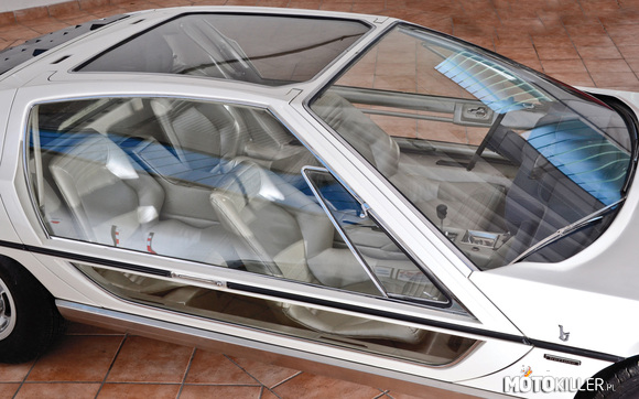 Bertone Lamborghini Marzal Concept – I pomyśleć, że te auto powstało prawie pół wieku temu. 
Zaprojektowany przez Marcello Gandini. Napędzany był sześciocylindrowy, dwulitrowym silnikiem o mocy 175 KM. Został sprzedany na aukcji w Villa d&prime;Este (Włochy) w dniu 21 maja 2011, za najwyższą cenę na 1,350,000 euro, około 2 milionów dolarów. 