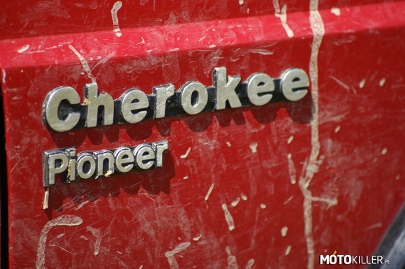 Jeep Grand Cherokee – No i co tu dużo gadać, jedna z lepszych zabawek na teren w, której dużo nie trzeba dużo przerabiać, aby dobrze się bawić 