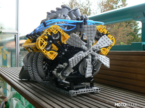 Lego v8 – Klasyka gatunku. Silnik v8, tym razem z lego 