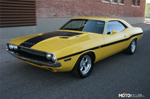 Dodge Challenger 1970 – Jeden z najbardziej charakterystycznych muscle cars`ów w historii Gwiazda wielu filmów. 

Moc: 145 KM
Silnik: 3.69 L (225 ci) R6
1/4 mili 13.7 sec @ 169 km/h

Moje marzenie. 