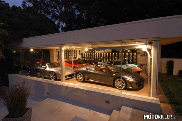 Piękny garaż – Cudowne samochody, zasługują na wyjątkowy garaż. 