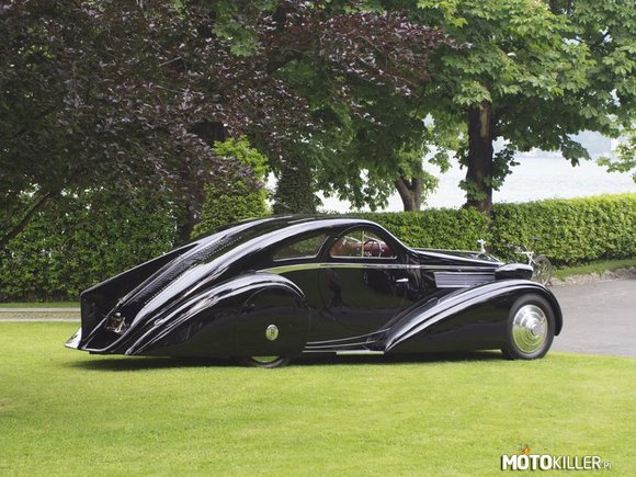 Rolls-Royce – Pierwotny Phantom z 1925r. Samochód ten został ponownie ekstrawagancko odnowiony w 1930r. 
