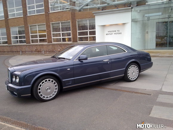 Bentley Brooklands – Piękny, pod fabryką Bentley′a w Crewe w UK 