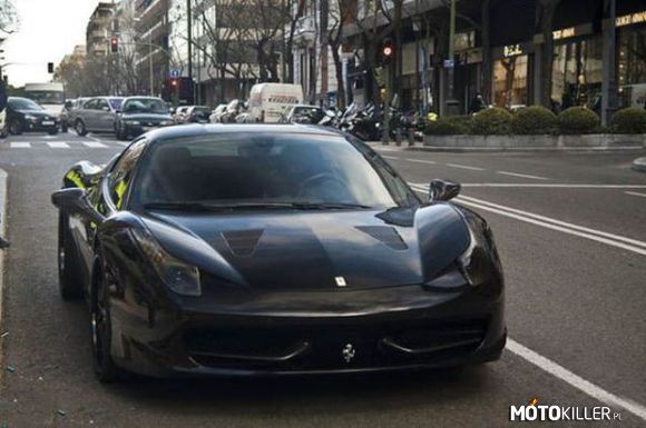 Auta czołowych piłkarzy Euro 2012 – Mesut Ozil - Ferrari 458 Italia Anderson Germany Black Carbon Edition 