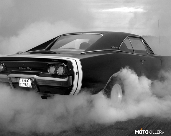 Dodge Charger R/T – Dużo dymu, dużo hałasu, dużo piękna 