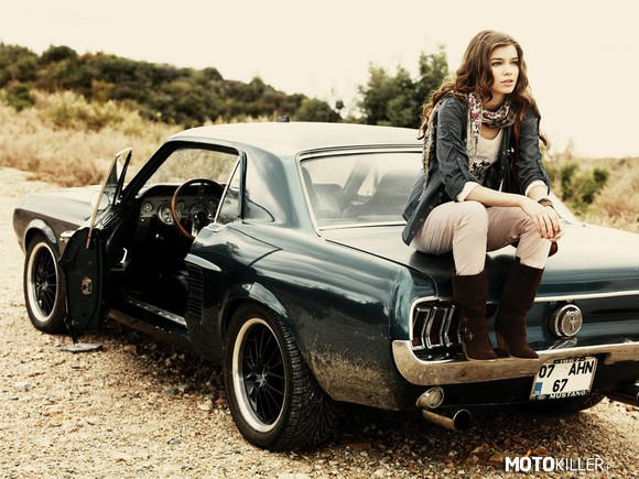 Ford Mustang – Ford Mustang i dziewczyna też tu jest... Co wybierasz? 