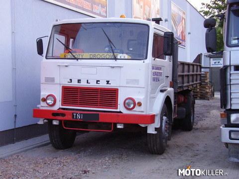 Jelcz 317 – Jedna z najbardziej rozpoznawalnych ciężarówek w Polsce 