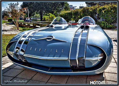 Pontiac Club de mer – Nieco futurystyczna konstrukcja lat pięćdziesiątych 