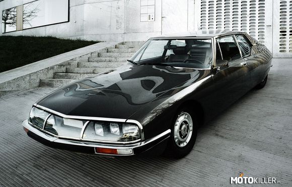 CITROEN SM – Piękne auto z sercem Maserati, bardzo niedocenione. Niestety zaprzestano jego produkcji w 1975 roku ze względu na kryzys paliwowy. 