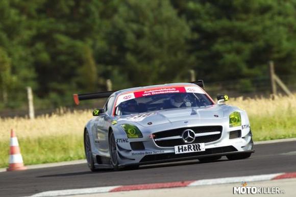 Mercedes SLS GT3 –  