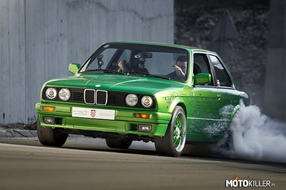 M3 1984 BMW – Coś fascynującego i pięknego. Niepowtarzalna zieleń i to autko. 