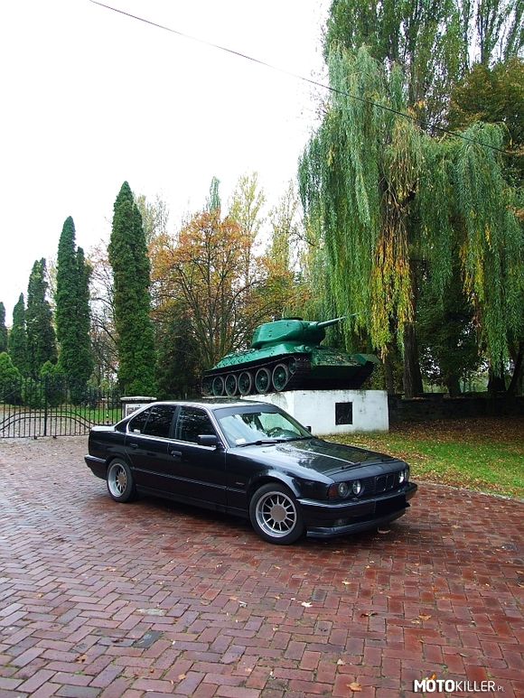BMW E34 525i by GLACA –  