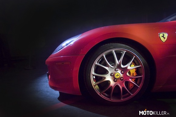 Ferrari 599 Fiorano – Zdjęcie wykonane na finale tegorocznego Marlboro Red Rush. Niestety auto było otoczone taśmami i zrobienie szerszego kadru nie wchodziło w grę. 