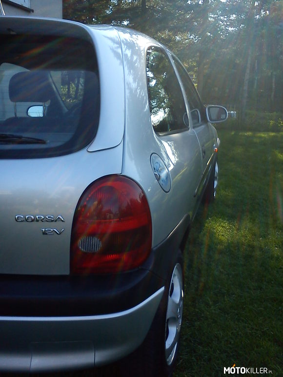 Opel Corsa B  :) – Za mało to Opelków, więc wrzucam fotkę mojej Corsy B. Mam nadzieje, że się podoba. 