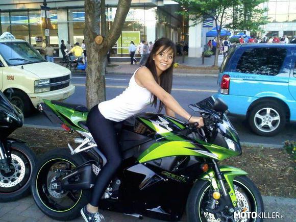 Kobieta na motocyklu – Zawsze spoko 