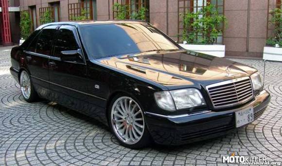 Mercedes S600 – Pełna elegancja i luksus.
Ponadczasowy samochód ;) 