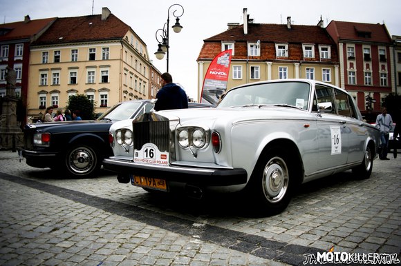 Piękny zabytek – Zlot Rolls Royce & Bentley Club Poland na Dzierżoniowskim rynku 