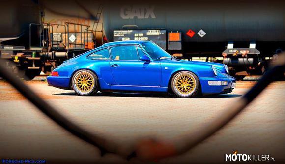 Blue legend – Porsche 911 