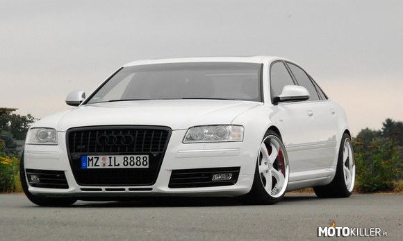 Audi S8 V10 –  