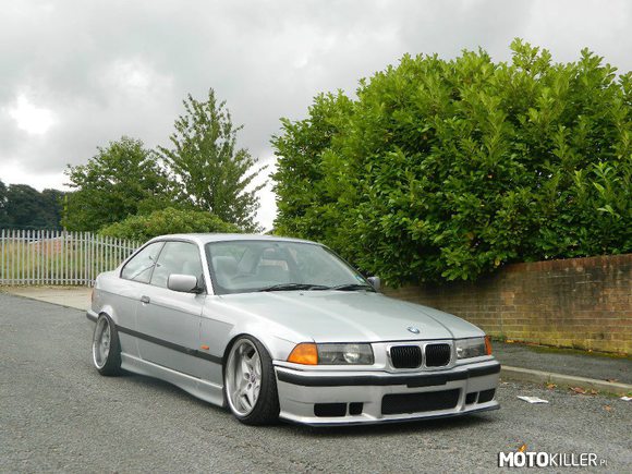 BMW e36 Coupe – Wystarczą oryginalne felgi i gleba i jest pięknie 