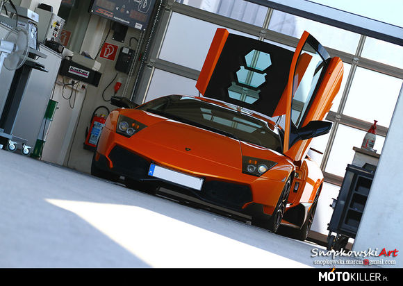 Superveloce – Lamborghini Murcielago LP 670-4 SV. https://www.facebook.com/pages/SnopkowskiArt/190517284345841 