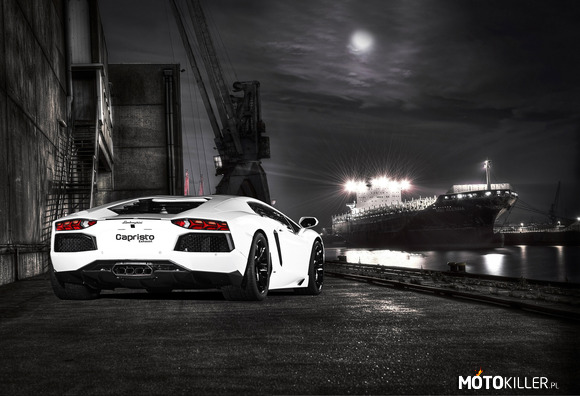 LamborghiniI Aventador – W pięknej scenerii 