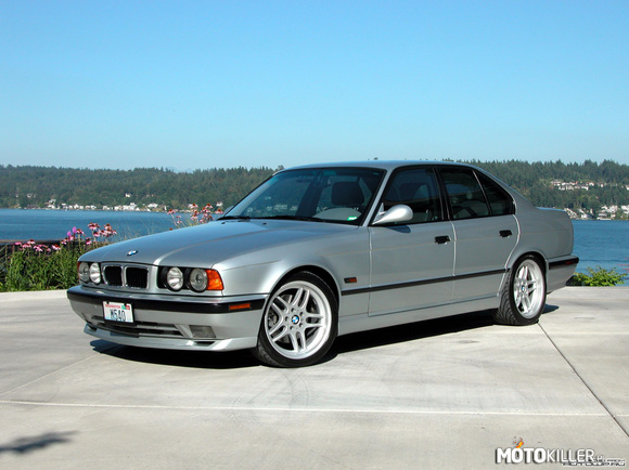BMW M5 E34 –  
