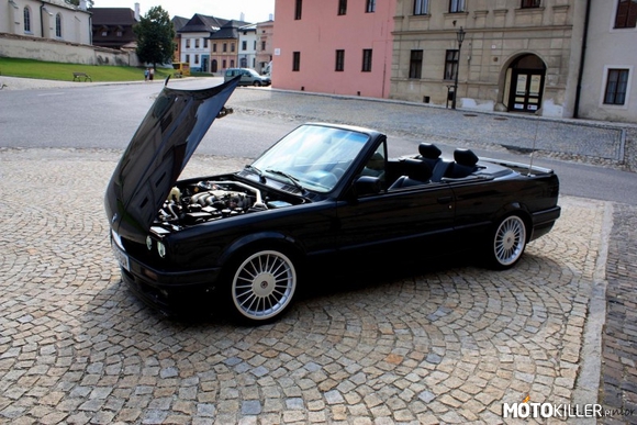 BMW E30 – Fajna, i w dodatku cabrio. 
