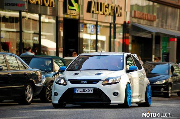 Ford Focus RS –  