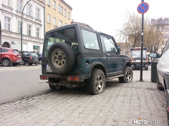 Mistrz parkowania – Tym razem z Krakowa
a może on tu jest i to widzi? 