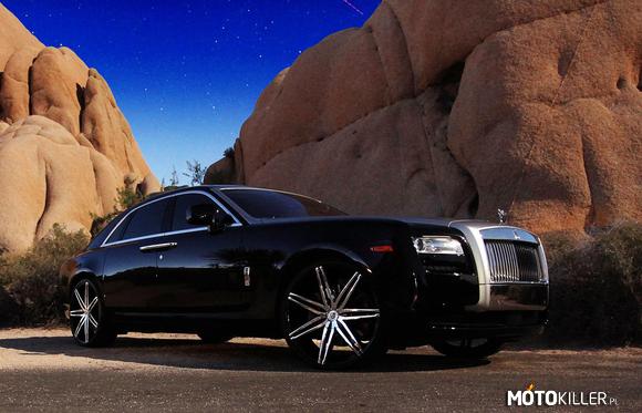 Rolls Royce Ghost –  