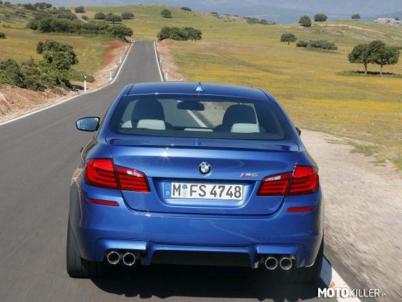 BMW M5 –  