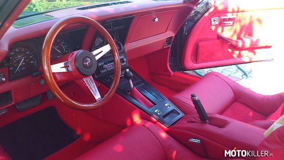 Wnętrze corvette – Corvette z 1973 roku. 