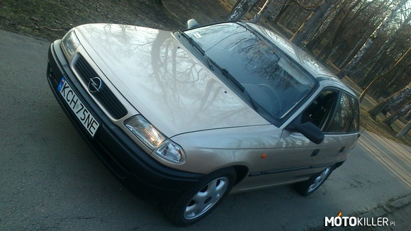 Moja Asia ;D – Opel Astra F 1997r. Jeżeli byłby ktoś zainteresowany kupnem to proszę o kontakt ;D 