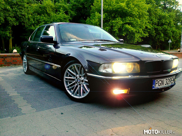 BMW E38 4,4 V8 – Niby taka normalna i niczym się nie wyróżniająca, a jednak dzięki temu piękna. 