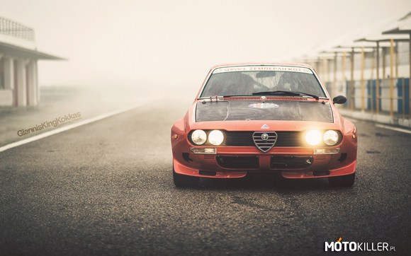 Alfa Romeo Alfetta 2000GT 1974 –  