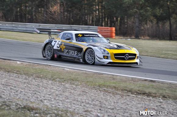 Mercedes SLS GT3 –  