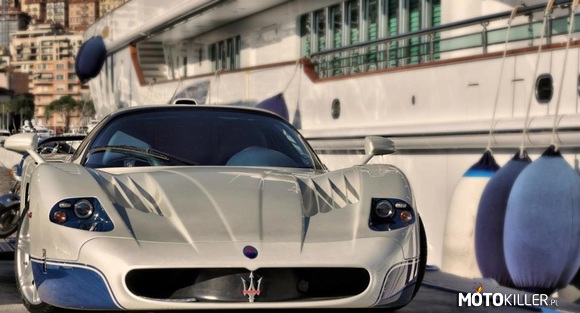 Maserati MC12 – Zbudowany z myślą o udziale włoskiej marki w serii FIA GT. Produkcja została uruchomiona w 2004, powstało wówczas 30 egzemplarzy, z czego 25 zostało wystawionych na sprzedaż. Rok później zbudowano kolejne 25 sztuk. Cena jednego egzemplarza wynosiła 600 000 € 