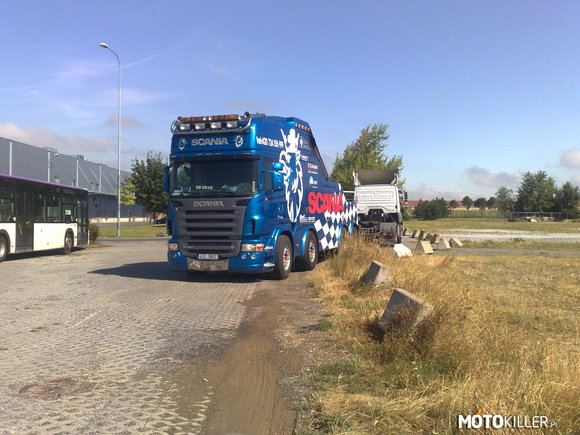Scania – Scania R580  V8
 (Napotkana w okolicy pragi) 