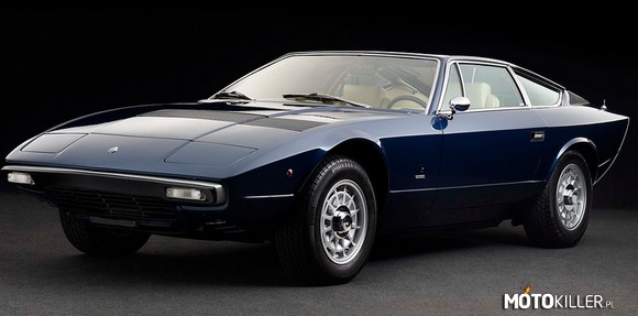Maserati Khamsin z 1974 roku – Wyróżniał się nie tylko piękną sylwetką, ale i rozwiązaniami technologicznymi – hydrauliczne siedzenia, regulowana kolumna kierownicy i klimatyzacja w standardzie to tylko niektóre z nich. 