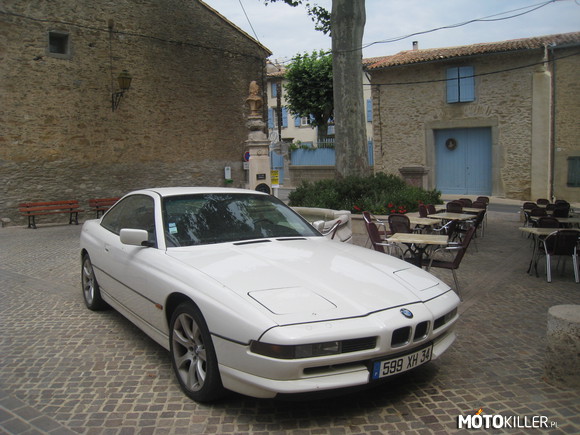 BMW 8er – Ładna bunia spotkana w malutkiej, francuskiej wiosce La Liviniere 