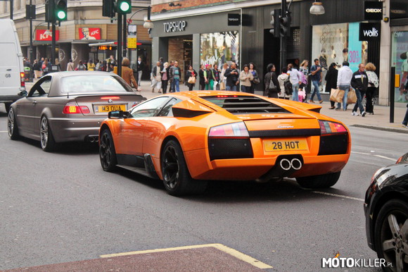Wycieczka do Londynu... – ... i trochę samochodowych wrażeń.
Lamborghini Murcielago wraz z piękną BMX M3 e46. 